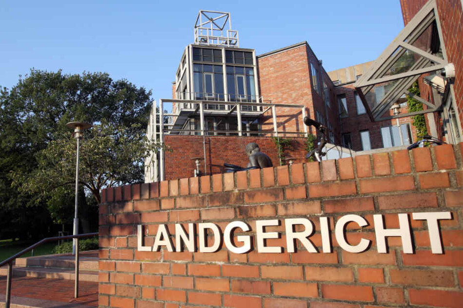 Der Prozess findet vor dem Landgericht Itzehoe statt.