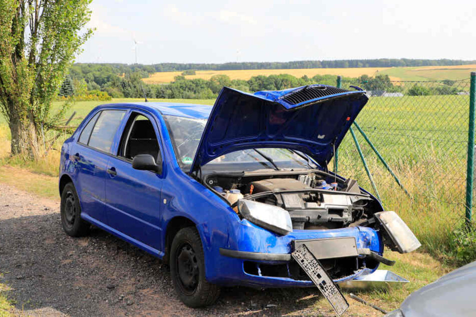 Der Skoda wurde bei dem Unfall vollkommen demoliert.