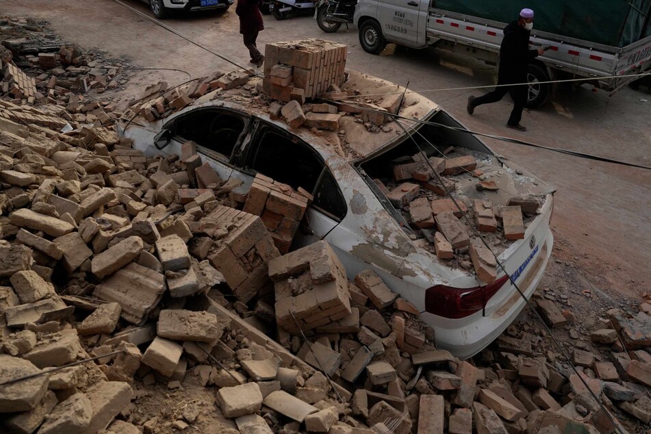 Ein Erdbeben der Stärke 6,2 erschütterte am 18. Dezember den Nordwesten Chinas. Mindestens 148 Menschen kamen ums Leben, um die tausend wurden verletzt.