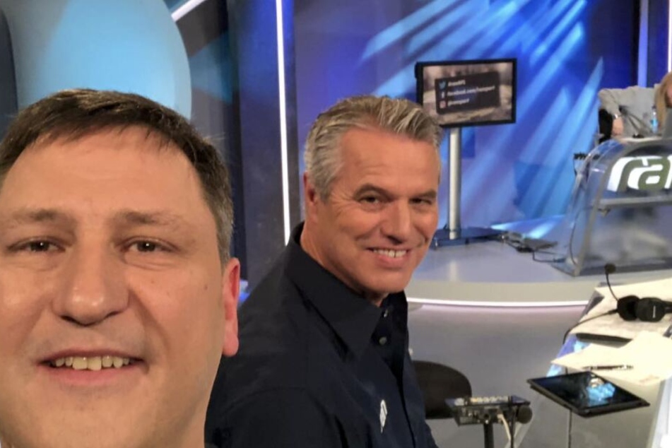 Nach Football süchtig: Experte Roman Motzkus (l.), Moderator Jan Stecker (m.) und Netman Christoph "Icke" Dommisch (r.).