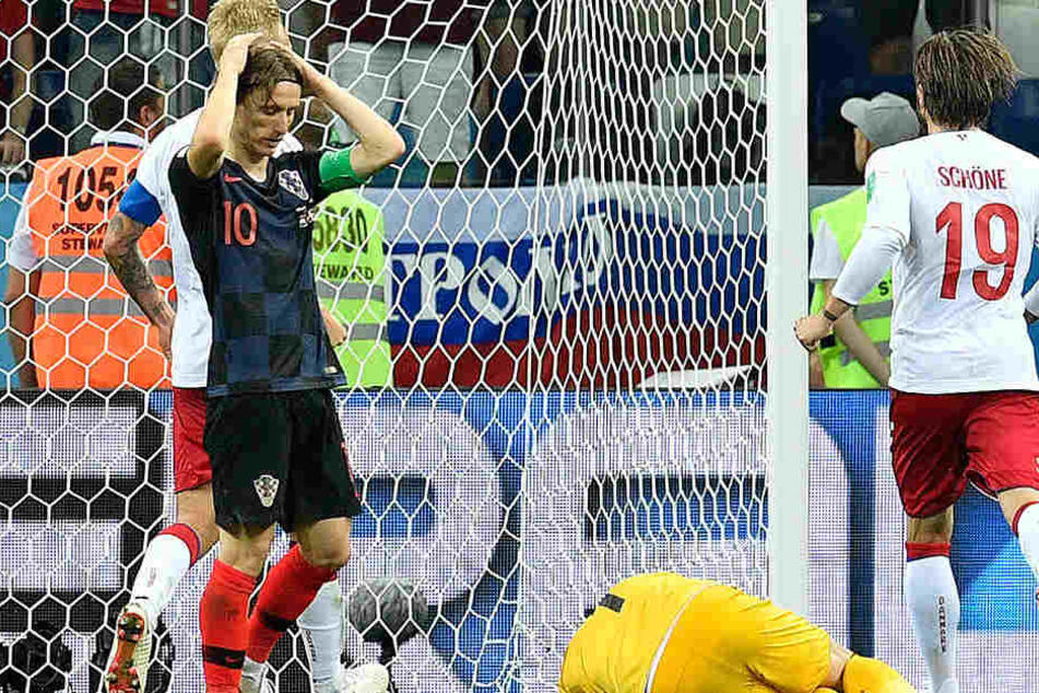 Luka Modric verballert den fälligen Elfmeter. Kroatien ist dennoch weiter.