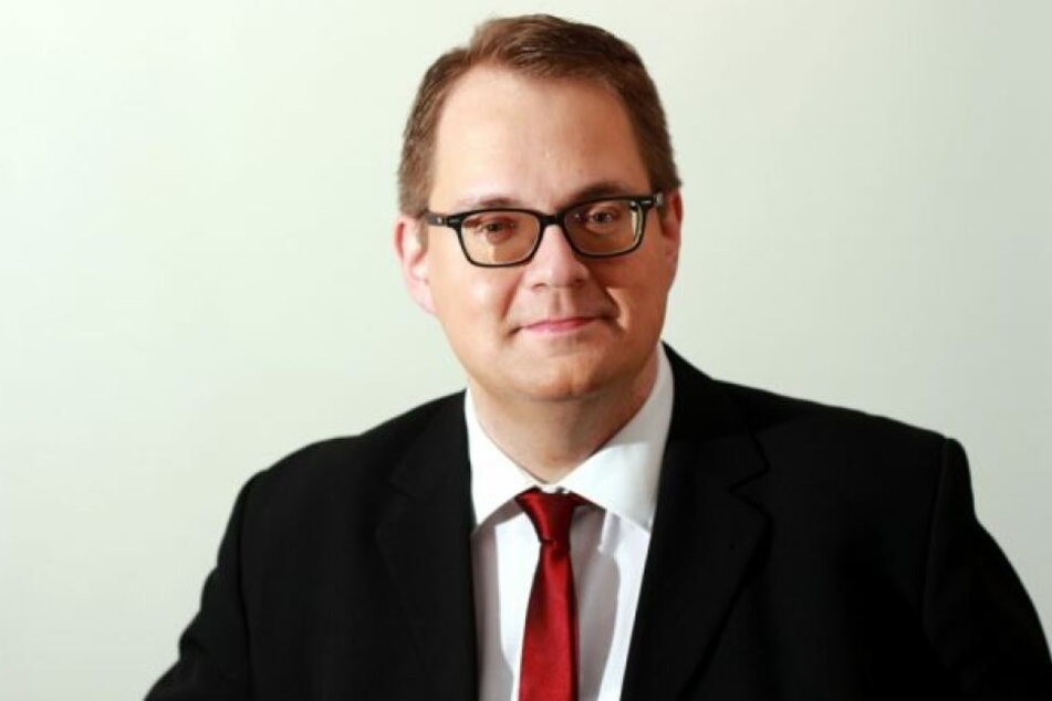 Der Vandalismus hält den Bundestagsabgeordneten nicht von seinem politischen Engagement ab.