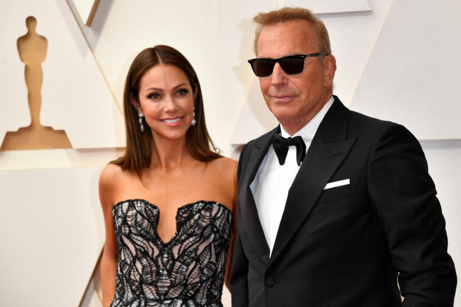 Kevin Costner will, dass sich seine Ex-Frau eine neue Wohnung sucht.