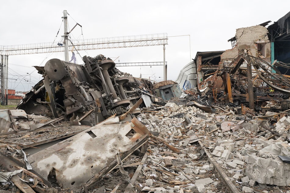 Russische Angriffe haben in Charkiw zahlreiche Häuser zerstört. Mehr als 150.000 Menschen sollen so ihr Zuhause verloren haben.