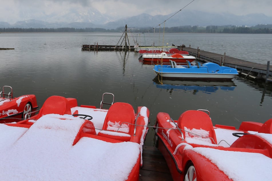 Der Hopfensee bietet auch im Winter eine traumhafte Bergkulisse. Für Fotoshootings ist jedoch nicht jeder Spot geeignet. (Archivbild)