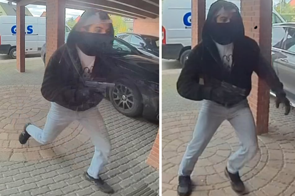 Nachdem der falsche GLS-Bote das Haus betrat, stürmte sein Komplize hinterher.