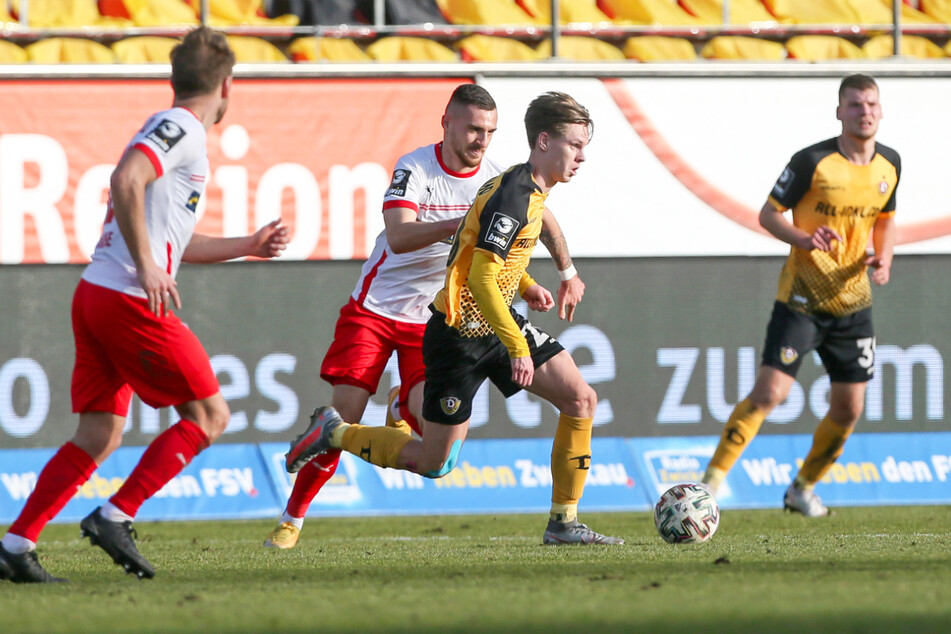 In der vergangenen Saison waren Dynamo Dresden und der FSV Zwickau noch Konkurrenten in der 3. Liga, am heutigen Freitag treffen beide in einem Testspiel aufeinander.