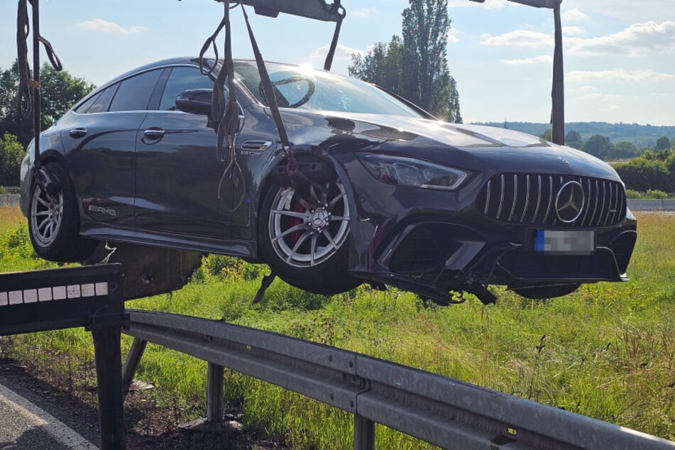 Der Mercedes-Fahrer wollte an der Ausfahrt Rottluff abfahren.