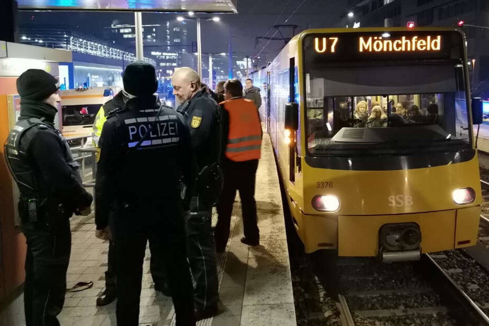 Die 16-Jährige wurde an der Haltestelle Friedrichswahl von einer Stadtbahn erfasst.