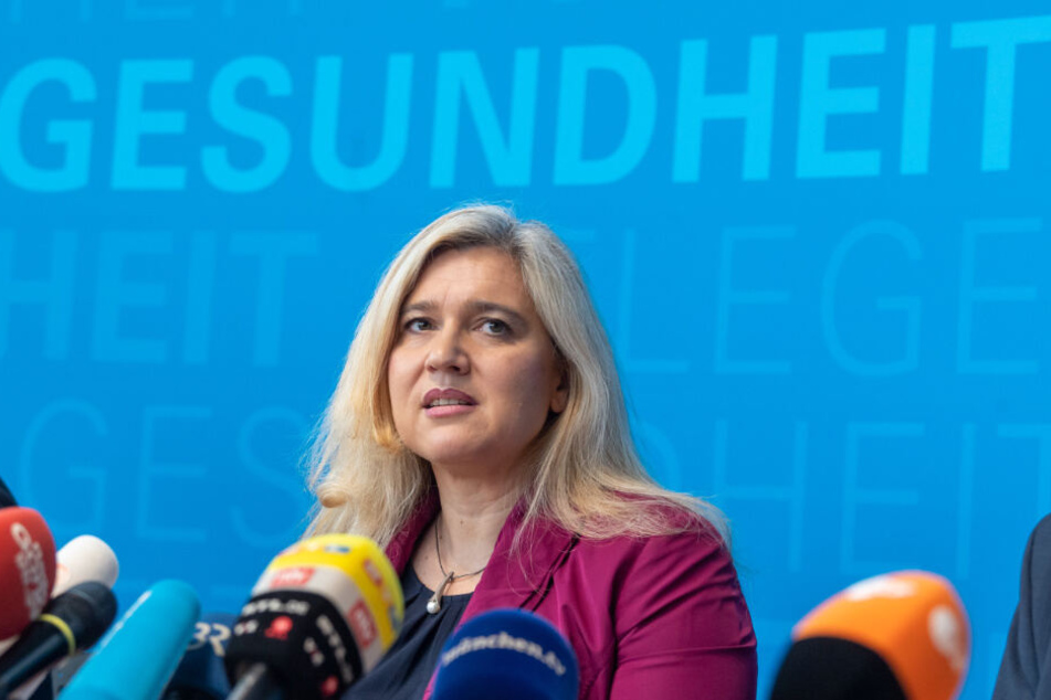 Bayerns Gesundheitsministerin Melanie Huml (CSU) zeigt sich besorgt: "Es gibt noch keinen Grund zur Entwarnung."