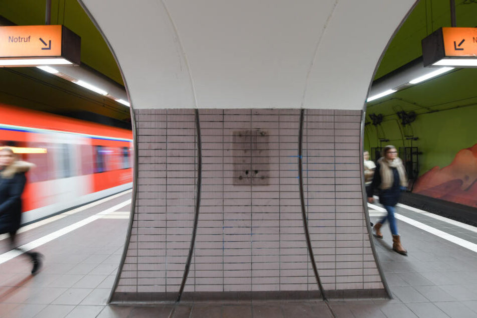 An der Ostendstraße wird eine Gedenktafel angebracht. (Symbolbild)