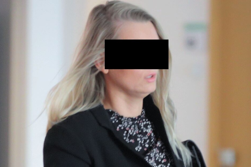 Dana K. (40) musste Mittwoch vor Gericht, weil sie ihre Kinder geschlagen und ihre Mutter mit einem Blumentopf beworfen hatte.