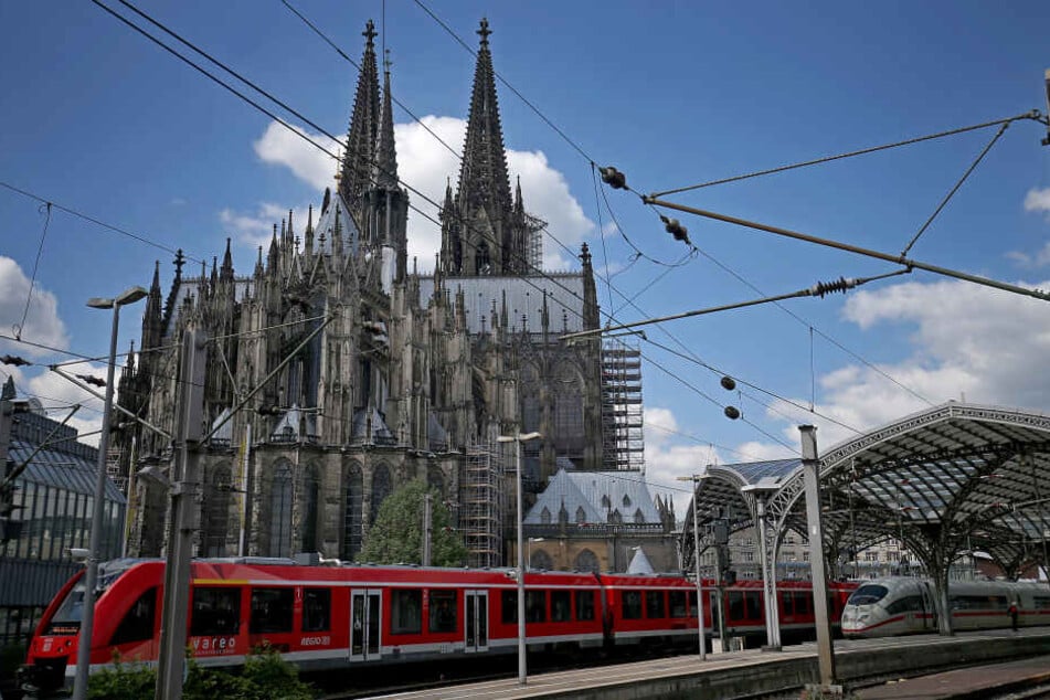 Der Kölner Hauptbahnhof am Dom.