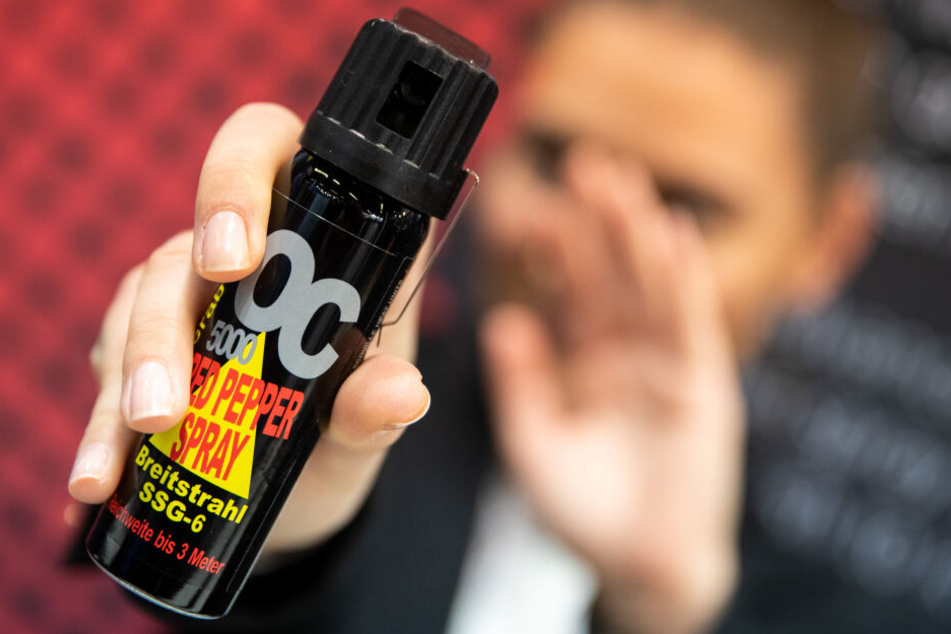 Auch mit Pfefferspray wurde der Mann angegriffen. (Symbolbild)