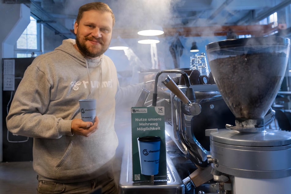 Inhaber Matthias Dallinger (40) weiß, wie man der Kaffeebohne ihre Aromen entlockt.