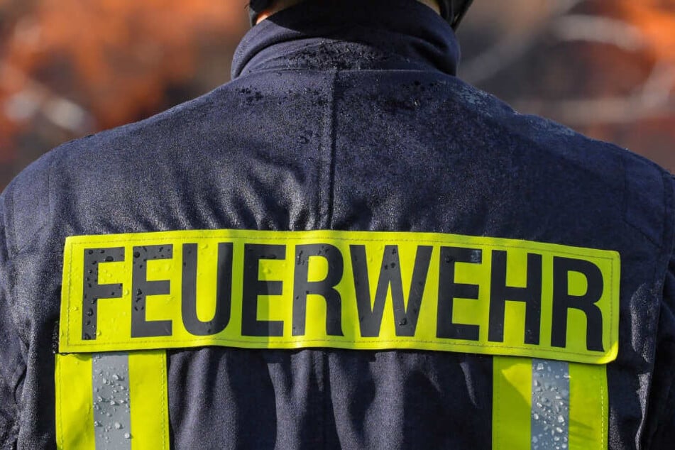 Am Freitagabend wurde die Feuerwehr nach einer Verpuffung nach Gießing gerufen. (Symbolbild)