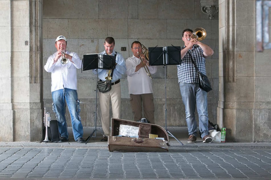 Musiker am Durchgang Georgentor.