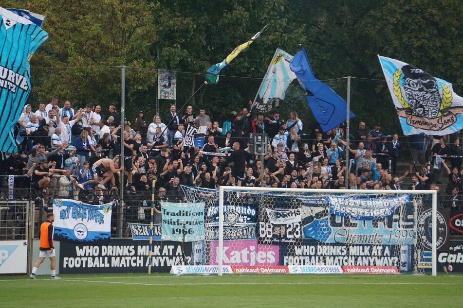 Rund 300 Fans bejubelten in Babelsberg den ersten Auswärtssieg des CFC.