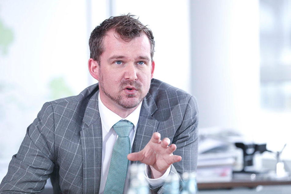 Weil sich das Mobilitätsverhalten ändert, braucht es weniger Stellplätze, sagt Baubürgermeister Raoul Schmidt-Lamontain (41, Grüne).