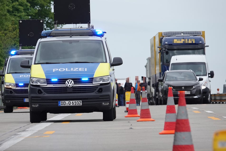 Auf der A4 bei Dresden hat es am Samstagmorgen geknallt. Es bildete sich ein kilometerlanger Stau.