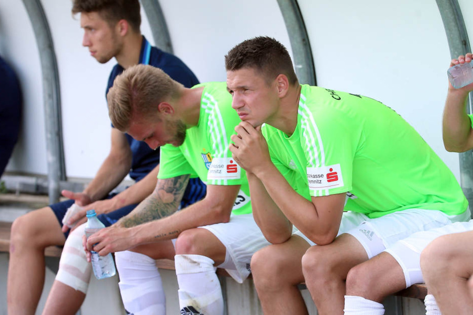 Frustrierte Mienen bei (v.r.) Daniel Frahn, Florian Trinks und Tom Baumgart.