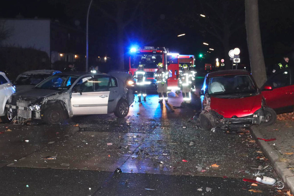 Berlin: Zwei Schwerverletzte nach missglücktem Wendemanöver in Berlin-Mariendorf