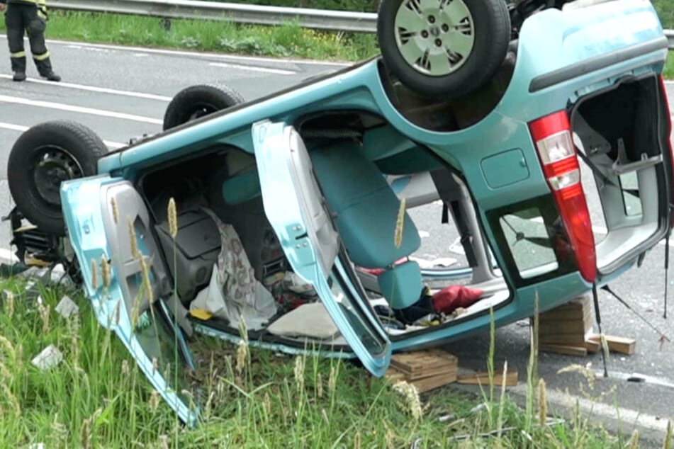 Auf der B8 bei Wallmerod-Hundsangen krachten zwei Autos aufeinander.