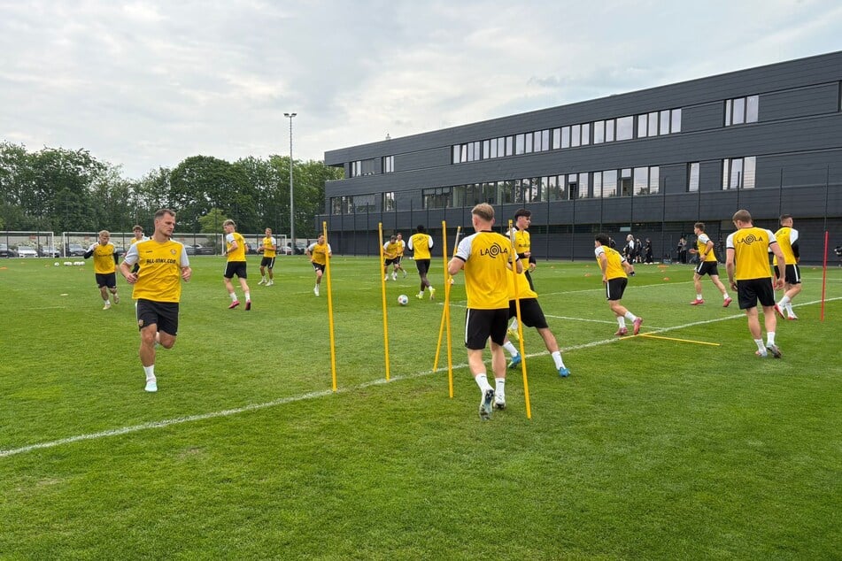 Die Lauferwärmung der Dynamos hat begonnen. Julian Pauli fehlt.