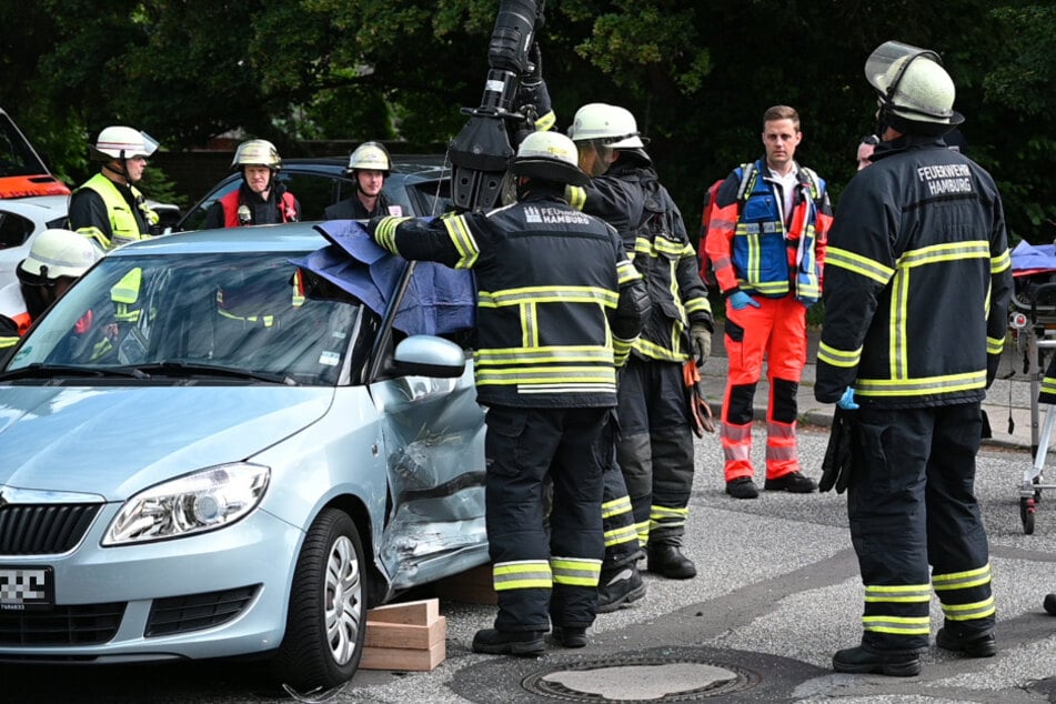 Drei Menschen bei Unfall verletzt, darunter fünfjähriges Kind