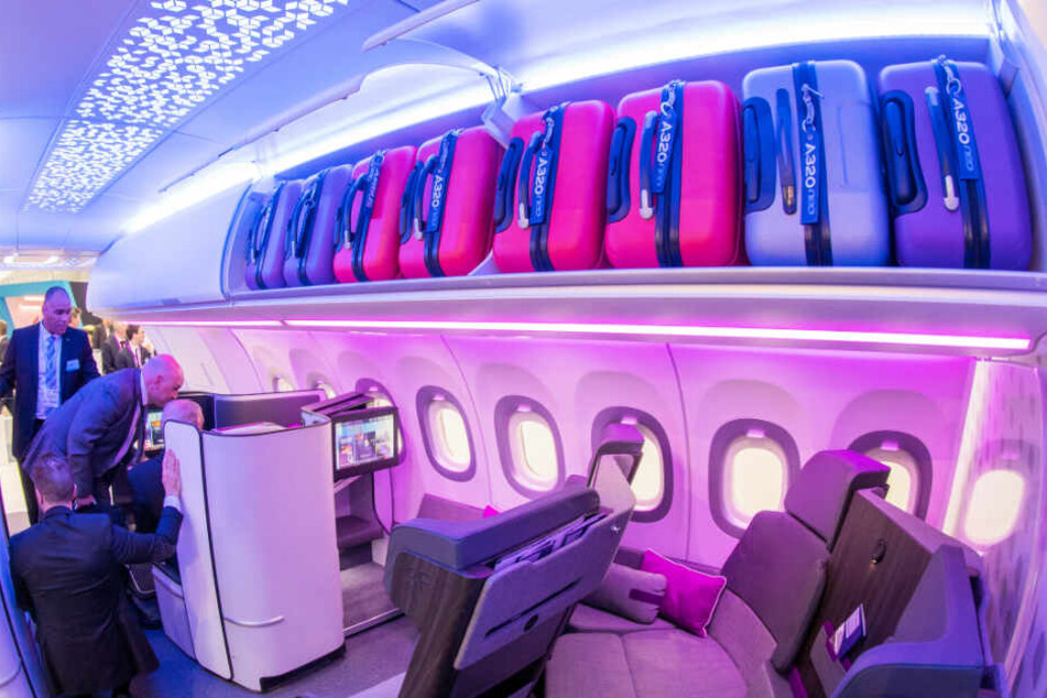 Airbus stellt größere Gepäckfächer vor, die 65 Prozent mehr Koffer fassen können.
