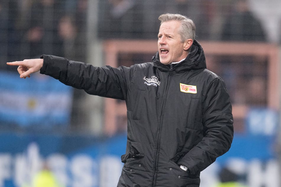 Jens Keller kann mit der Leistung seiner Mannschaft nicht zufrieden sein.
