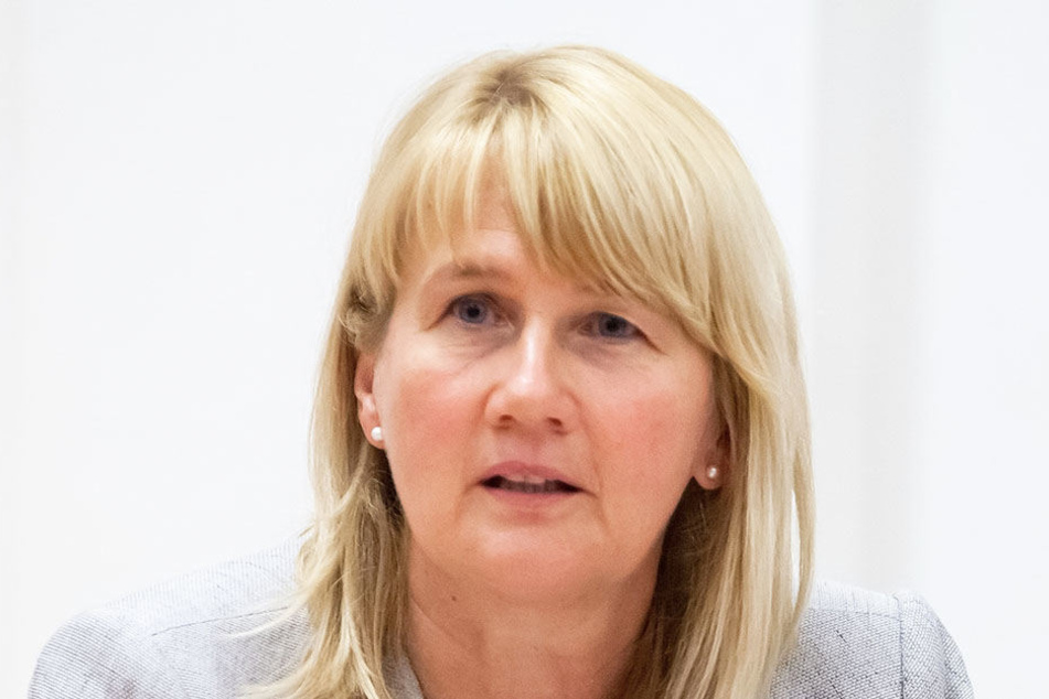 Simone Kalew begründet den Schritt mit internen Differenzen.