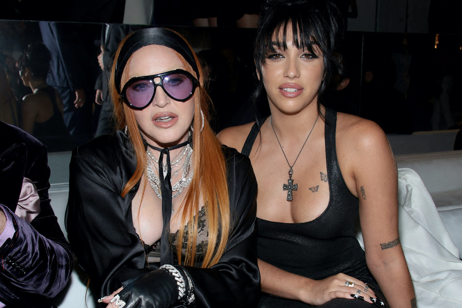 Madonna (l.) and her daughter Lourdes Leon strike a pose while attending the Tom Ford fashion show during New York Fashion Week.