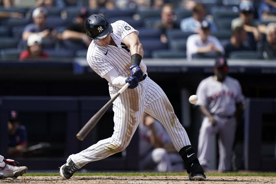 Luke Voit had four hits at the plate and batted in four runs in the Yankees 10-2 win over the Twins on Friday night.