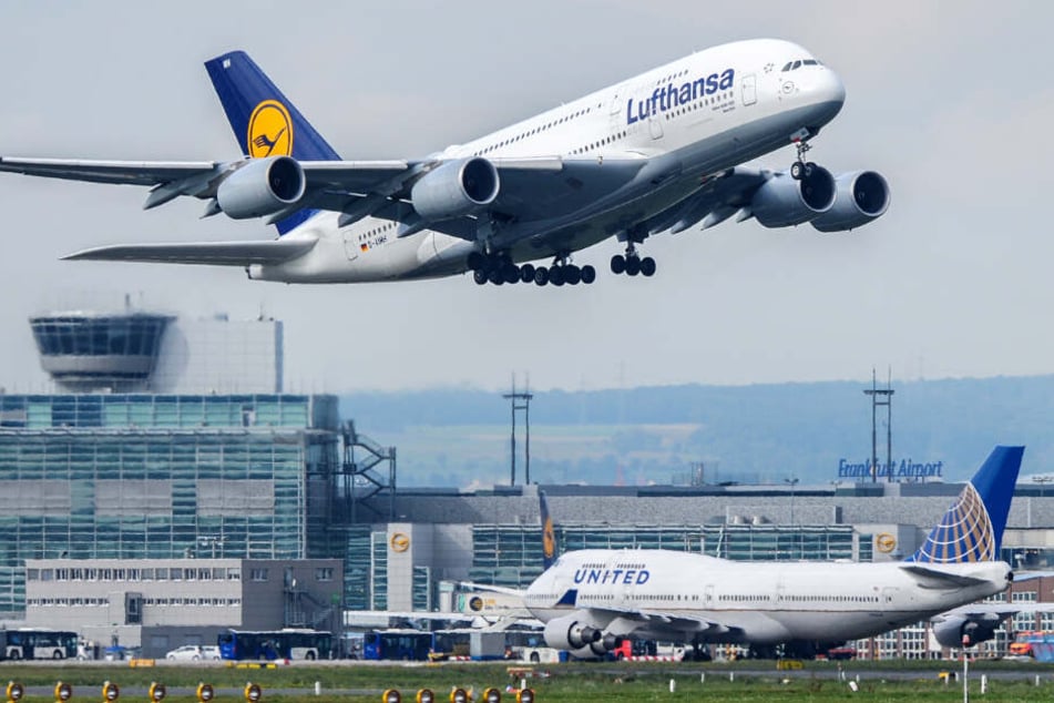 Auch am Frankfurter Flughafen (Archivbild) dürfte der Betrieb am Dienstag erheblich gestört werden.