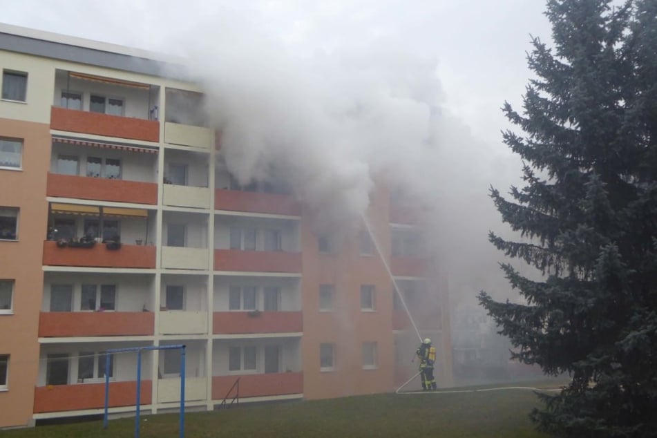 Der Brand war im vierten Stock des Mehrfamilienhauses ausgebrochen.