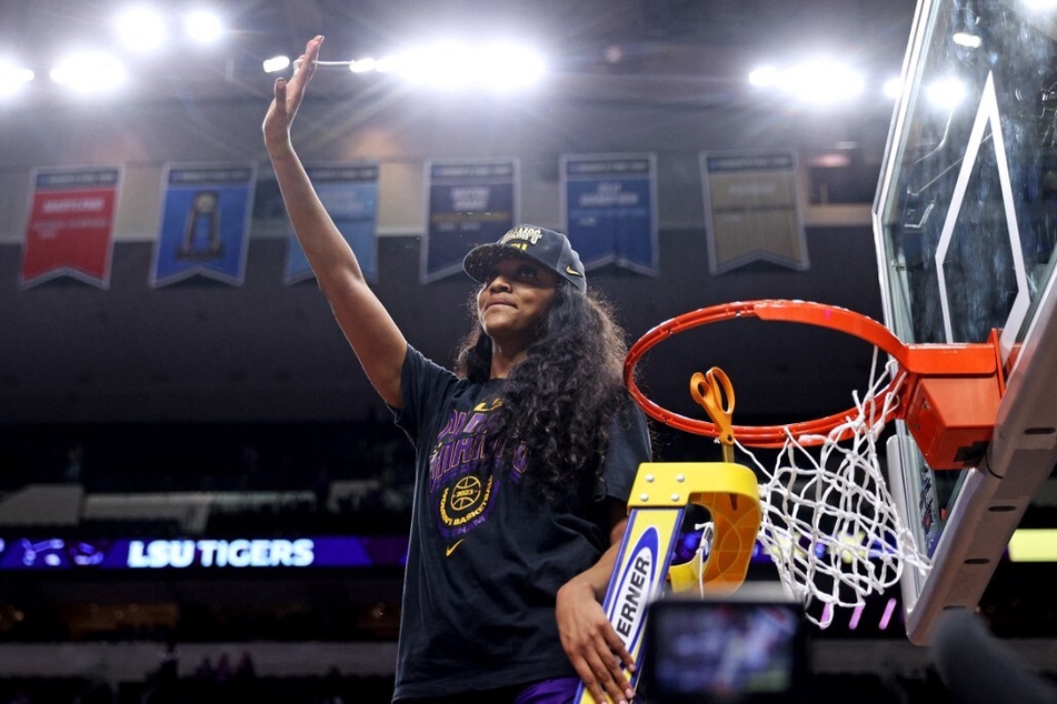Following the new court's dedication on Monday, the sports world came together to praise Angel Reese on her latest achievement.