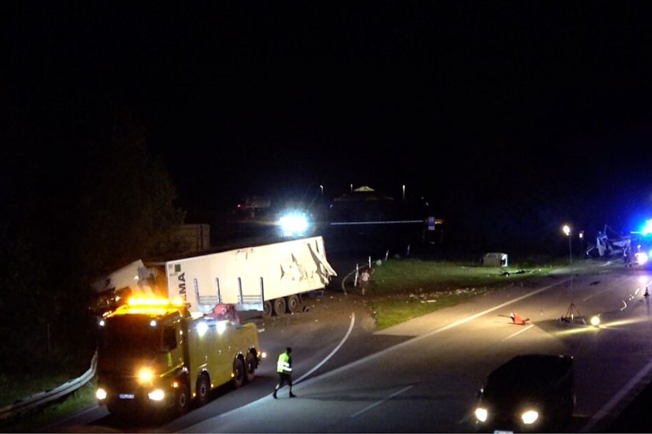 Insgesamt sechs Fahrzeuge waren in den Unfall verwickelt.