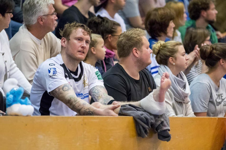 Henning Quade musste erst auf die Tribüne, dann wurde er ins Krankenhaus gebracht.