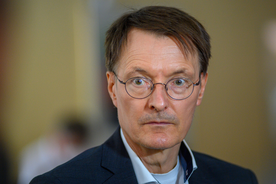 Bundesgesundheitsminister Karl Lauterbach (59, SPD) rechnet mit einer erneuten Corona-Welle.