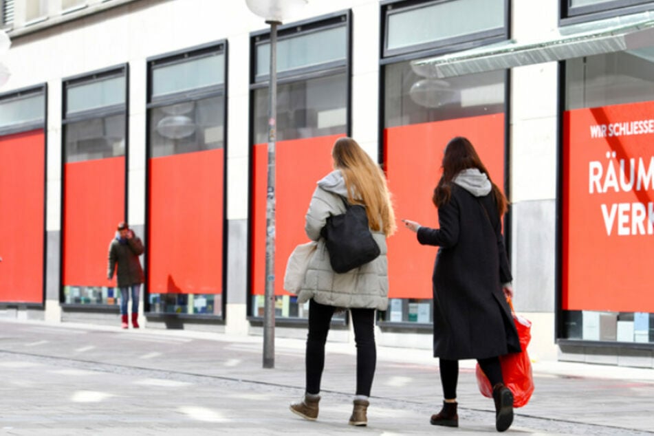 Onlinehandel wächst weiter rasant, traditionelle Geschäfte verlieren