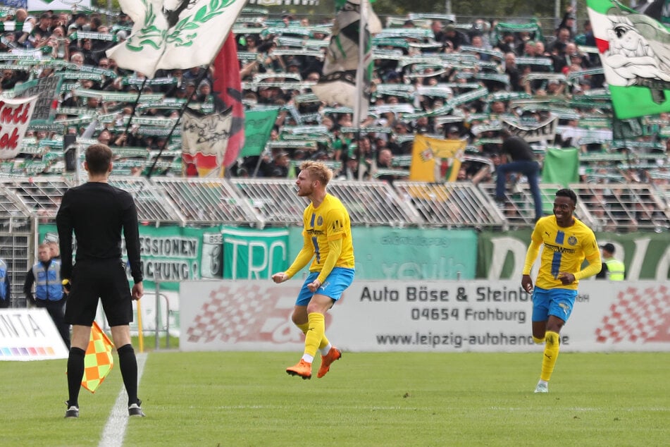 Stefan Maderer (M.) erzielte das 1:0 für Lok Leipzig.