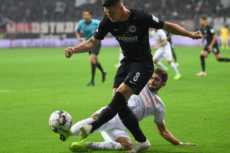 Nur schwer vom Ball zu trennen: Luka Jovic.