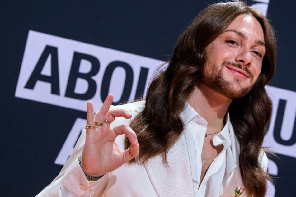 Riccardo Simonetti kommt zur Verleihung der "About you"-Awards.