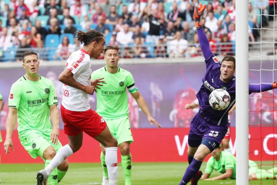 Freistehend traf Stürmer Yussuf Poulsen bereits in der 9. Minute per Kopf zur 1:0-Führung für RB Leipzig.