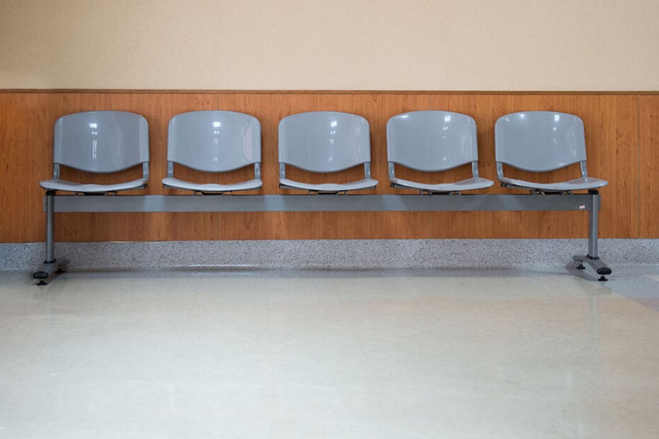 Der Andrang auf den Wartefluren der Arbeitsagenturen und Jobcenter ist mittlerweile recht übersichtlich geworden. Obwohl sich die Vermittler inzwischen auch mehr Zeit für die Klienten nehmen können.