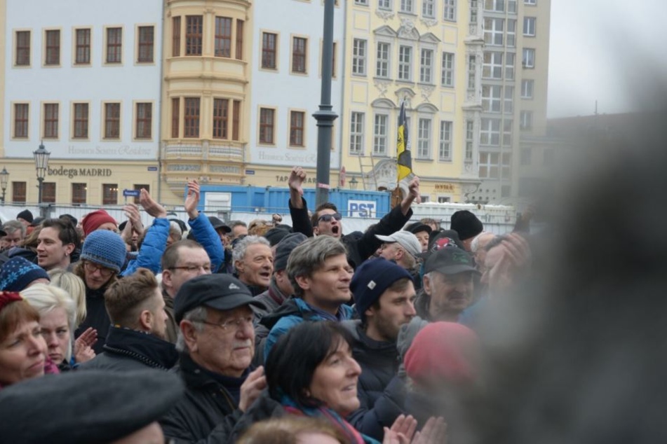 Vor der Frauenkirche kam es am Dienstag zu massiven Protesten.