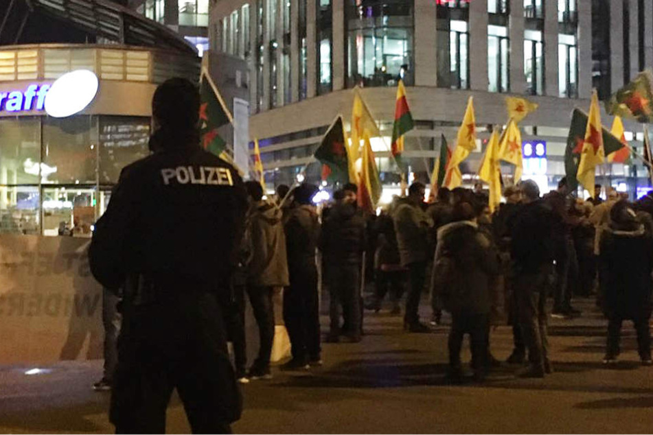 Zahlreiche Polizeibeamte waren vor Ort.