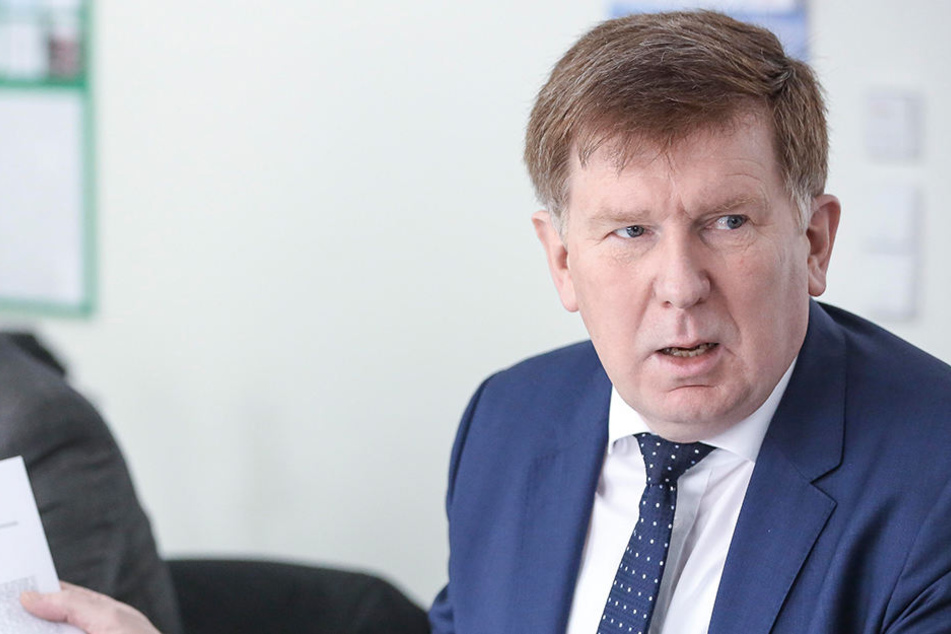 Umweltstaatssekretär Dr. Fank Pfeil (57)