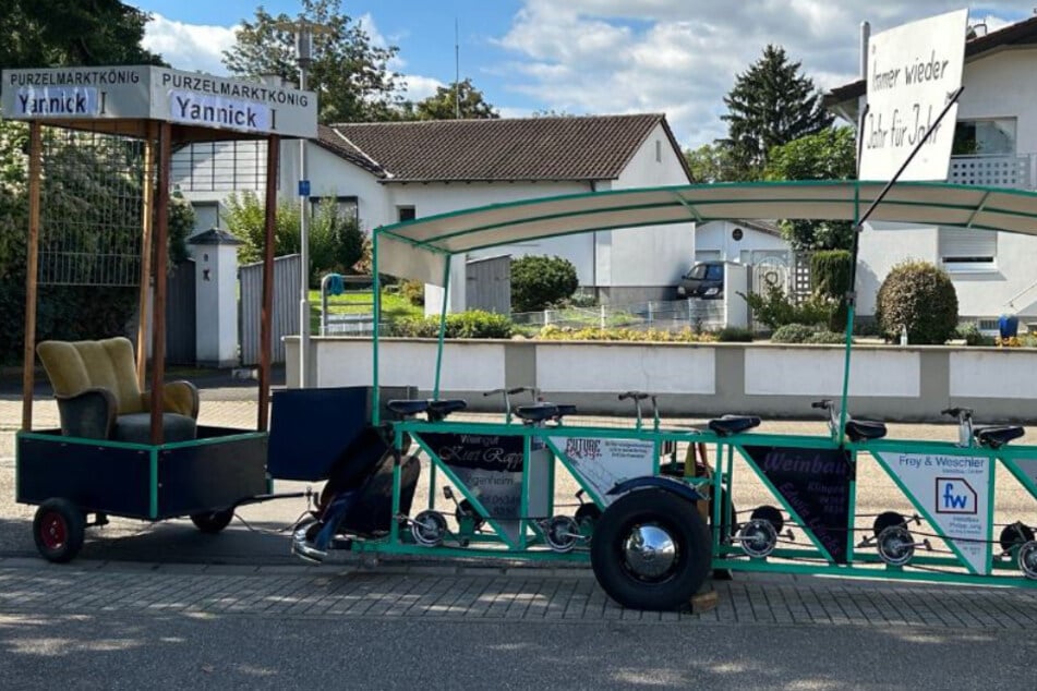 Ein solcher Fahrradmobil verunglückte bei einem Festumzug in Billigheim im Landkreis Südliche Weinstraße.